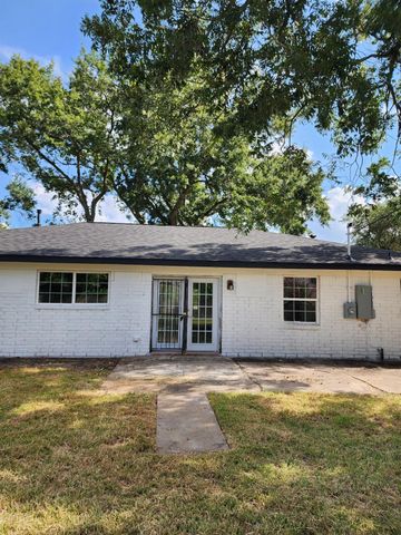 5914 Newquay Street, Houston, TX 77085
