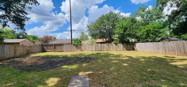 5914 Newquay Street, Houston, TX 77085