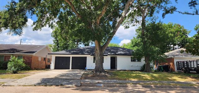 5914 Newquay Street, Houston, TX 77085