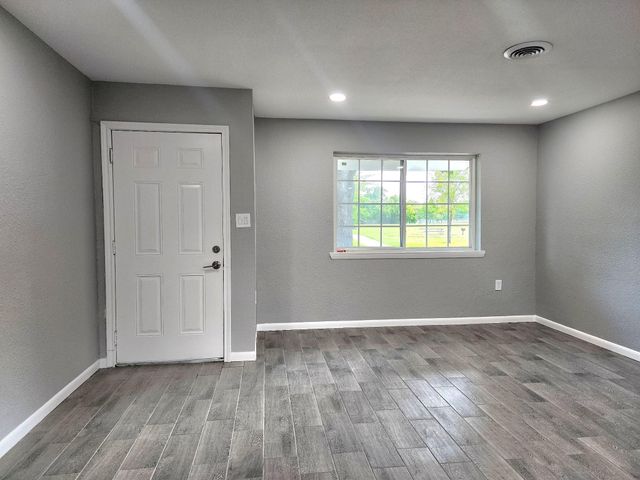 5914 Newquay Street, Houston, TX 77085