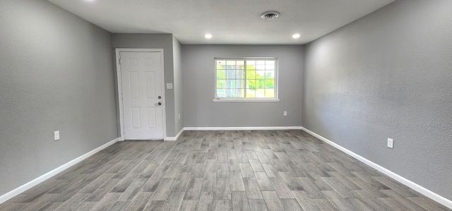 5914 Newquay Street, Houston, TX 77085