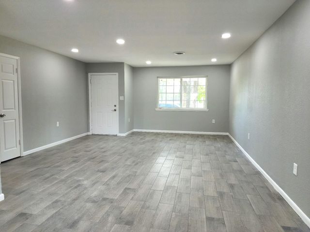 5914 Newquay Street, Houston, TX 77085