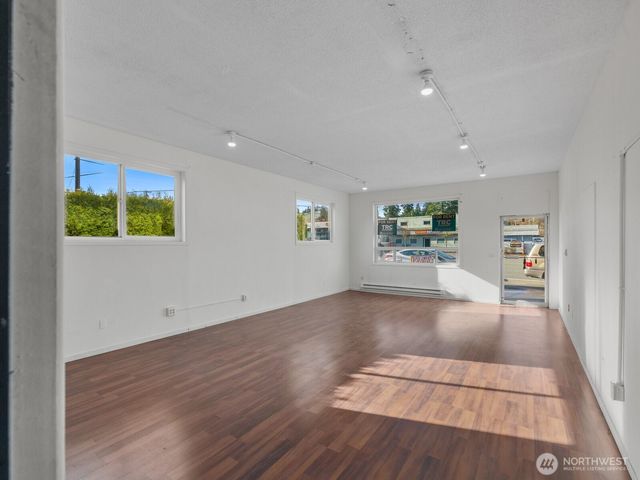 6325 Evergreen Way, Everett, WA 98203