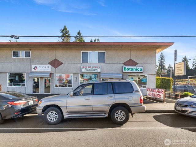 6325 Evergreen Way, Everett, WA 98203