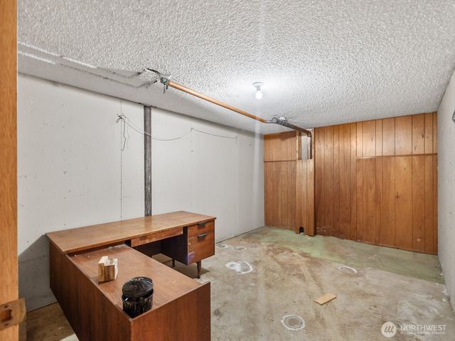 6325 Evergreen Way, Everett, WA 98203