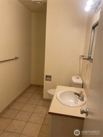 6325 Evergreen Way, Everett, WA 98203