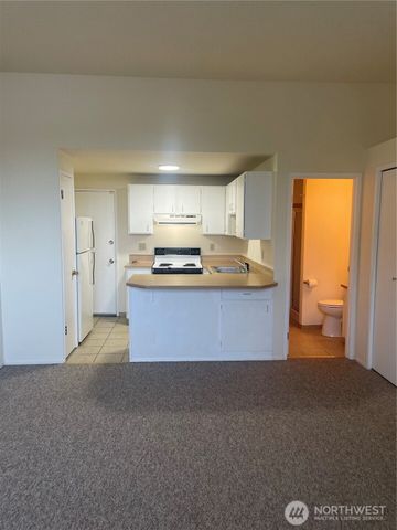 6325 Evergreen Way, Everett, WA 98203