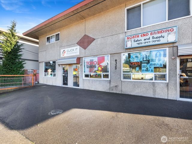 6325 Evergreen Way, Everett, WA 98203