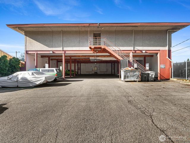 6325 Evergreen Way, Everett, WA 98203