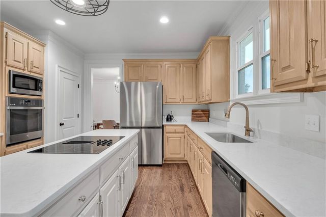 4221 Willow Oak Drive, Gainesville, GA 30506