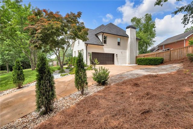 4221 Willow Oak Drive, Gainesville, GA 30506