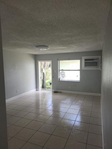 610 Holly Avenue, Fort Pierce, FL 34982