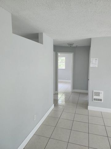 610 Holly Avenue, Fort Pierce, FL 34982