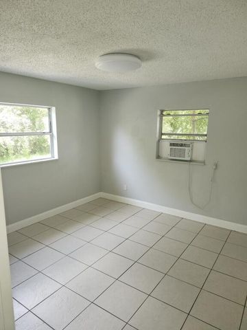 610 Holly Avenue, Fort Pierce, FL 34982