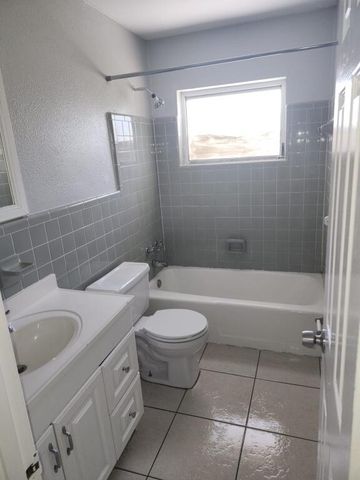 610 Holly Avenue, Fort Pierce, FL 34982