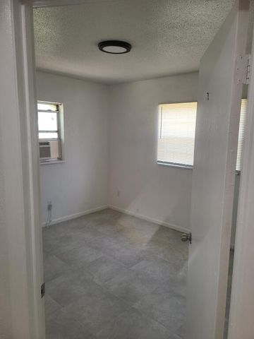 610 Holly Avenue, Fort Pierce, FL 34982