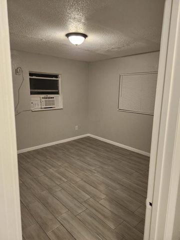 610 Holly Avenue, Fort Pierce, FL 34982