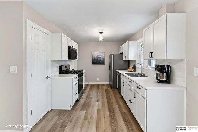 7205 Minne Lusa Boulevard, Omaha, NE 68112
