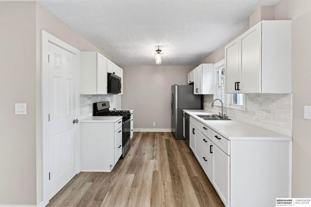7205 Minne Lusa Boulevard, Omaha, NE 68112