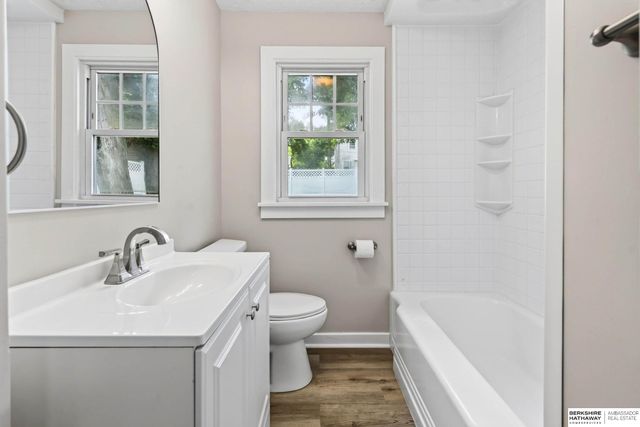 7205 Minne Lusa Boulevard, Omaha, NE 68112