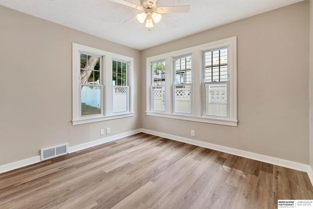 7205 Minne Lusa Boulevard, Omaha, NE 68112