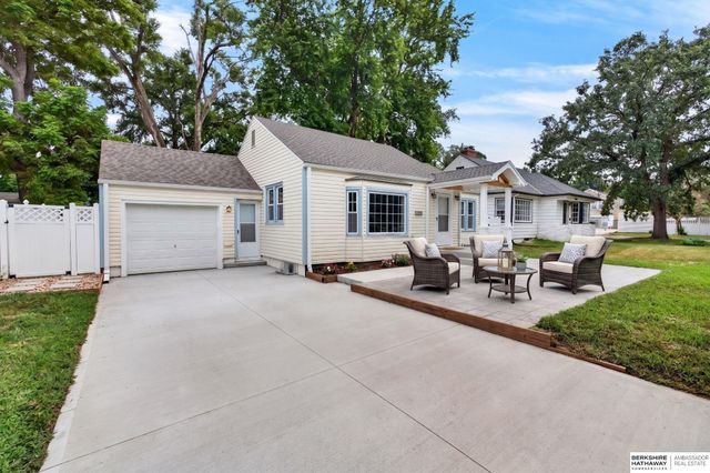 7205 Minne Lusa Boulevard, Omaha, NE 68112