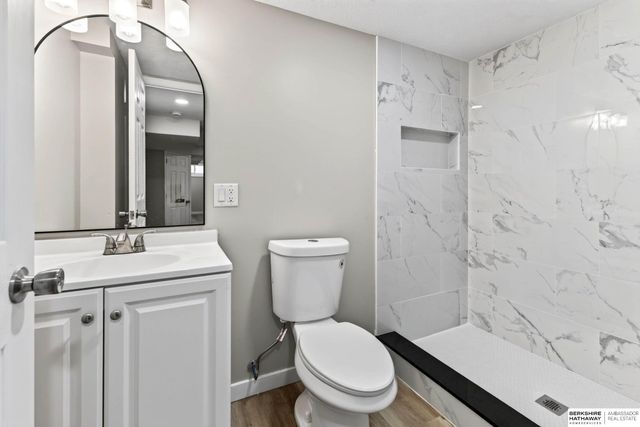 7205 Minne Lusa Boulevard, Omaha, NE 68112