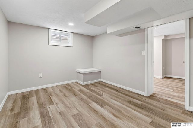 7205 Minne Lusa Boulevard, Omaha, NE 68112