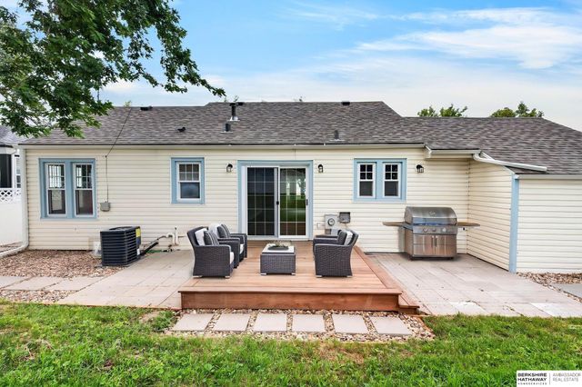 7205 Minne Lusa Boulevard, Omaha, NE 68112