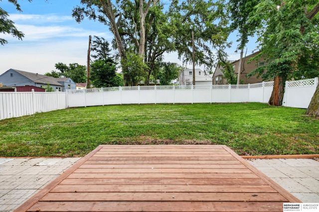 7205 Minne Lusa Boulevard, Omaha, NE 68112