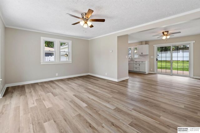 7205 Minne Lusa Boulevard, Omaha, NE 68112