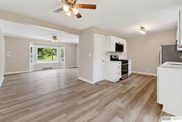 7205 Minne Lusa Boulevard, Omaha, NE 68112
