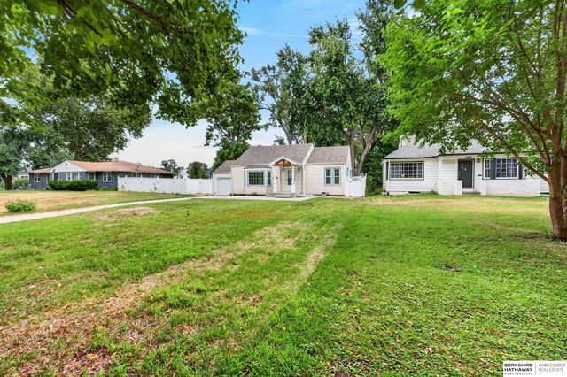 7205 Minne Lusa Boulevard, Omaha, NE 68112