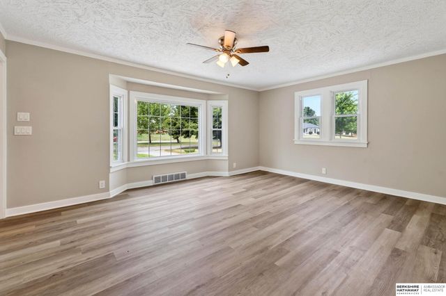 7205 Minne Lusa Boulevard, Omaha, NE 68112