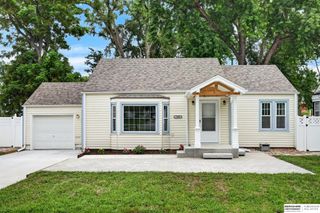 7205 Minne Lusa Boulevard, Omaha, NE 68112