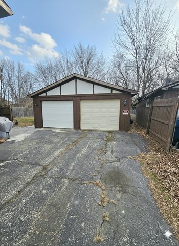 749 Wellington Drive, Dyer, IN 46311