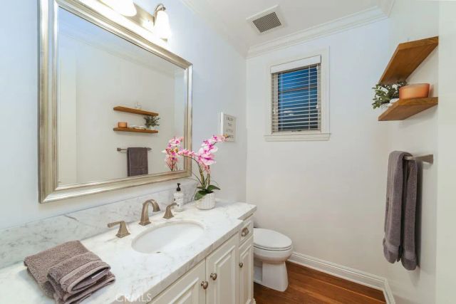 700 Acacia Avenue A, Corona Del Mar, CA 92625