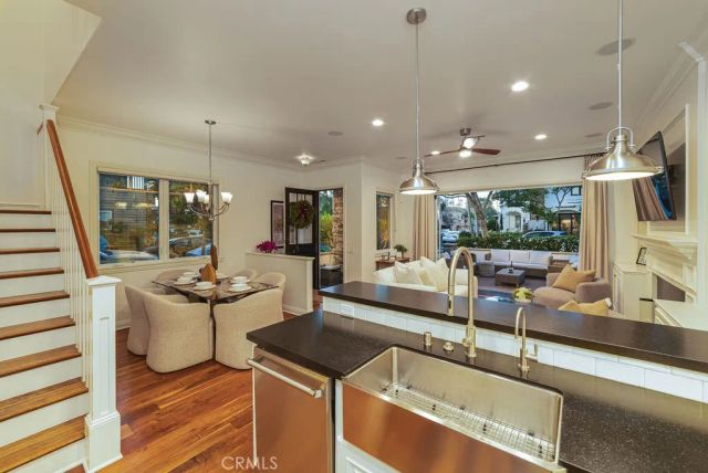 700 Acacia Avenue A, Corona Del Mar, CA 92625