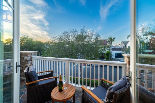 700 Acacia Avenue A, Corona Del Mar, CA 92625