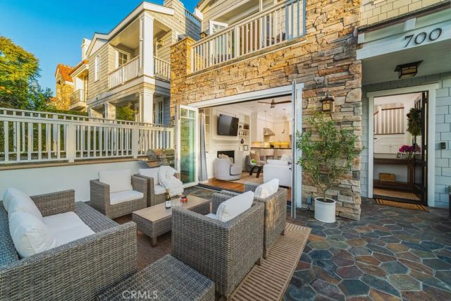 700 Acacia Avenue A, Corona Del Mar, CA 92625