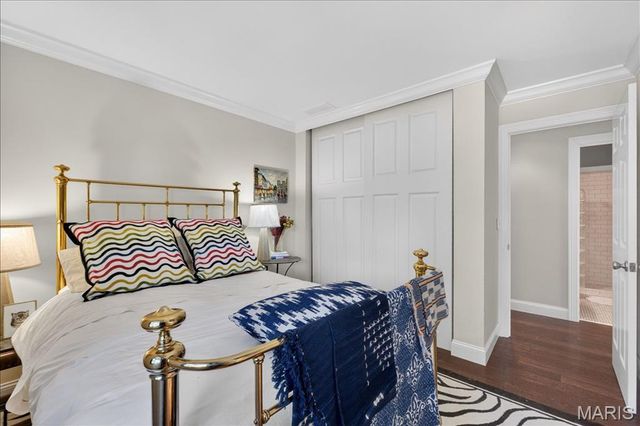 8030 Pershing Avenue, St Louis, MO 63105