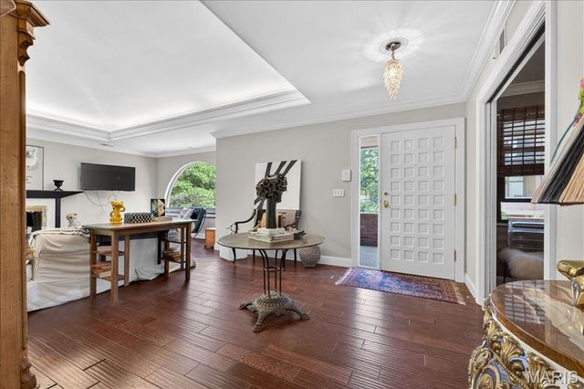 8030 Pershing Avenue, St Louis, MO 63105