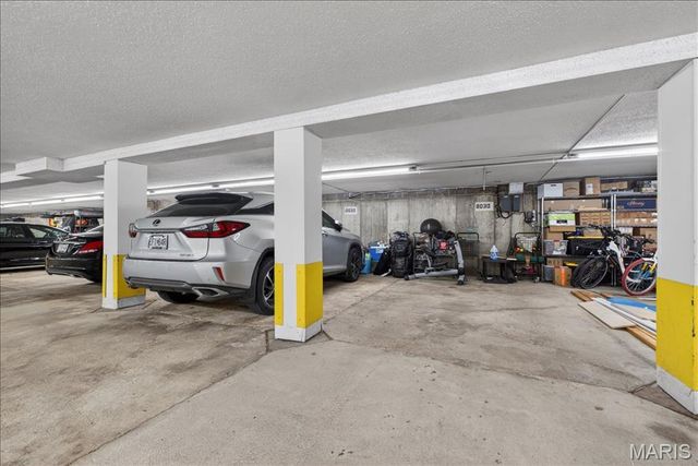 8030 Pershing Avenue, St Louis, MO 63105