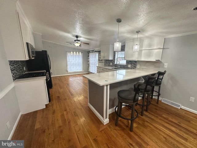 244 5TH ST, Lothian, MD 20711