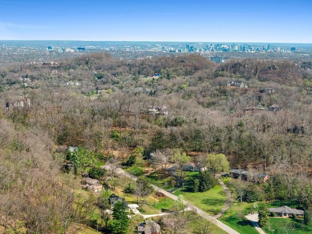 2009 Otter Valley Ln, Nashville, TN 37215