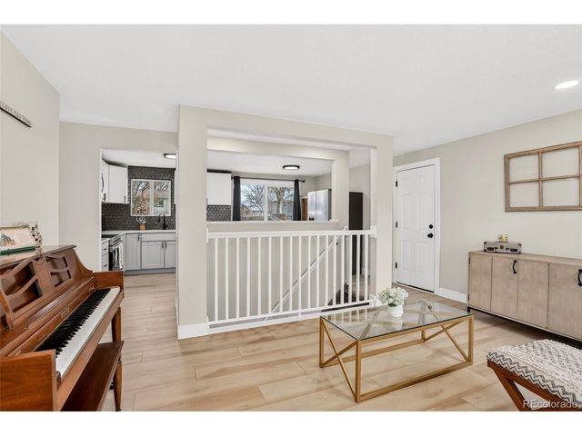 3222 Blackhawk Cir, Aurora, CO 80011