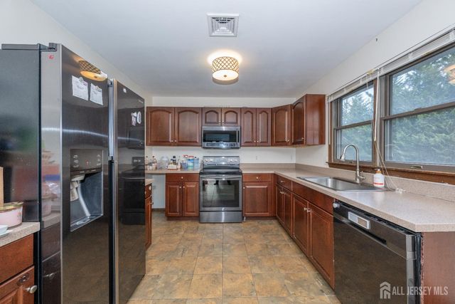 29 MAIN Street, Hackettstown, NJ 07840