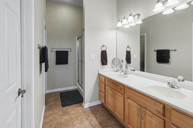 5900 Century Way E, Johnston, IA 50131