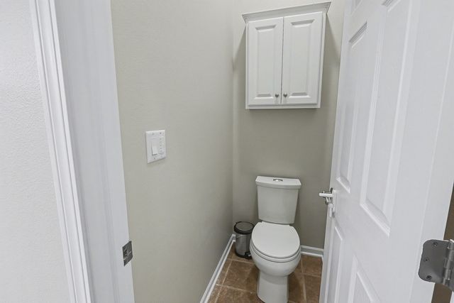 5900 Century Way E, Johnston, IA 50131