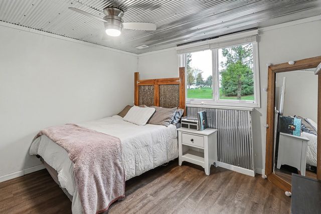 5900 Century Way E, Johnston, IA 50131